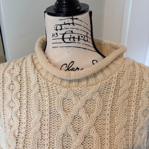 Never worn vintage Celtic Country wool cable knit sweater - Picture 2 of 9